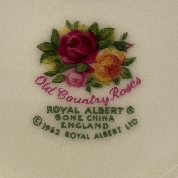 Vintage Royal Albert Old Country Roses Bone China Heart Shaped Trinket Dish - Picture 6 of 9